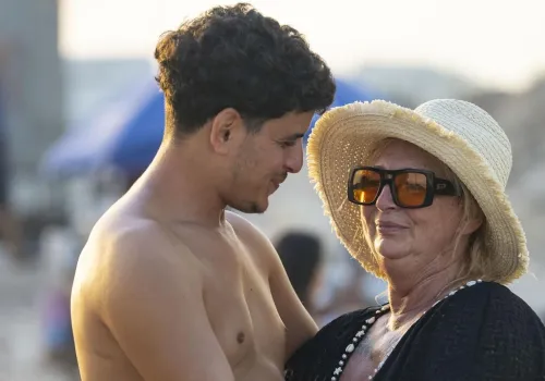 "Kochaj albo wróć". Margareta szukała sukni ślubnej. Przyszła teściowa ją pouczyła: "Rodzina nie lubi nagości"