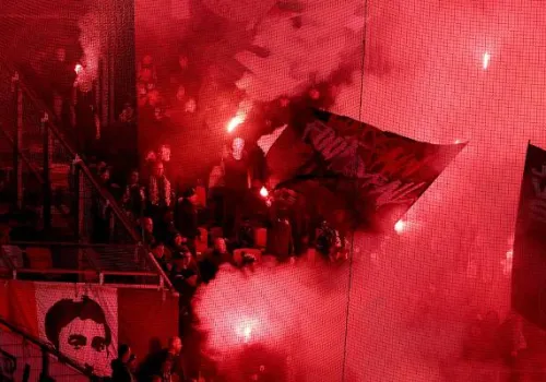 Kibice Legii na stadionie Górnika. Gorąco przed meczem