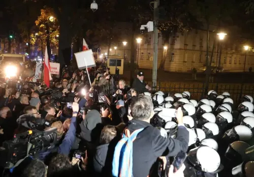 Szeroki blok prawicy przed Trybunałem. "Polscy patrioci są z prezydentem"