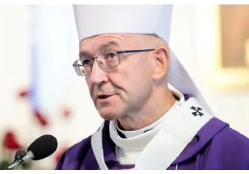 Głos Kościoła w sprawie kryzysu wokół TK. Abp Galbas zwrócił się do Polaków