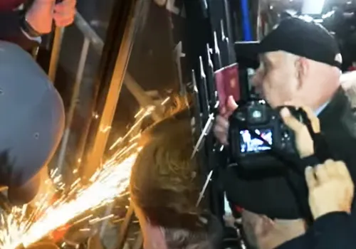 Nerwowa atmosfera przed TK. W Pałacu Prezydenckim trwa pilne spotkanie