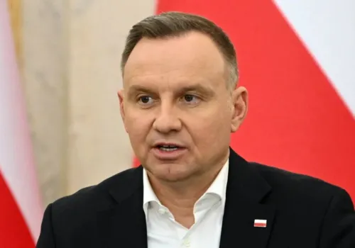 Duda przypomniał o sobie przy okazji chaosu w TK. Zaczął rzucać "hołotą"