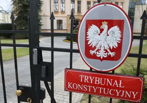 Korwin-Piotrowska podjęła decyzję w sprawie wjazdu do TK. W tle powrót Nawrockiego