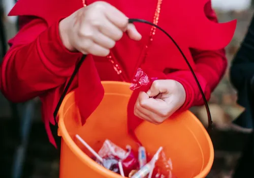 Halloween, czyli Wigilia Wszystkich Świętych. „Cukierek albo psikus” ma korzenie chrześcijańskie
