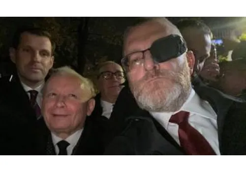 Braun zrobił sobie selfie z Kaczyńskim. Wymowny podpis pod fotografią