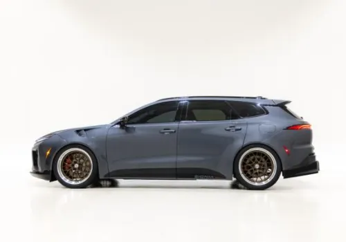 Toyota Crown Signia GT-S idzie drogą japońskich tunerów. SUV staje się kombi