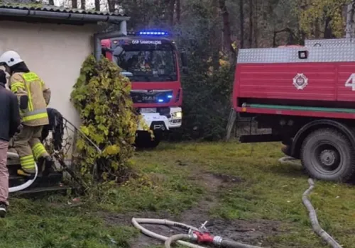 Strażacy znaleźli w spalonym domu dwa ciała. W budynku mieszkali bracia