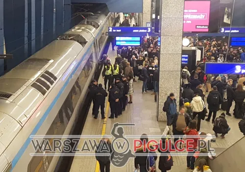 Tłumy na Dworcu Centralnym w Warszawie! Mieszkańcy masowo wyjeżdżają ze stolicy. Wszystko przed 1 listopada