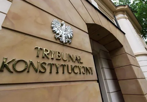 Spór o Trybunał Konstytucyjny zaostrza się. Co to oznacza dla złotego i giełdy?