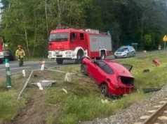 Zderzenie szynobusu z samochodem. Dwie osoby ranne