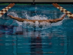 Michael Phelps poza areną pływacką