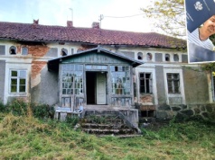 Polacy kupili stary dom za 150 tys. zł. Architekt nazwał go ruiną
