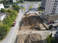 Widać już zarys nowej drogi. Trwa budowa ulicy 8 Pułku Ułanów (ZDJĘCIA)