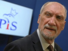 Macierewicz znów się uaktywnił. Właśnie wyjawił swoje plany co do Tuska