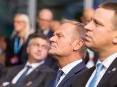 Donald Tusk do dymisji? Zaskakujące wyniki nowego sondażu