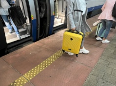Zabierasz w podróż, a czai się tam 58 razy więcej bakterii niż w WC. Nie zgadniesz co to