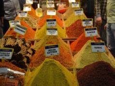 Tych rzeczy lepiej nie kupować na tureckim bazarze. 