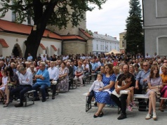 „Wszyscy służący drugiemu człowiekowi są włączeni w zbawczy plan Boga”. W Nowym Sączu rozpoczął się Wielki Odpust ku czci Przemienienia Pańskiego [ZDJĘCIA]