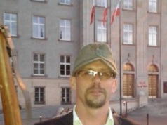Duda na odchodne odznaczył zdrajcę-neohitlerowca