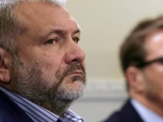 Sukces Żurka. Sąd zakazał kolportowania fejkowego zdjęcia ze środkowym palcem