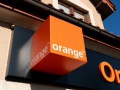 Orange pyta klientów o bonusy. Lepiej poczekać z umową do Świąt?
