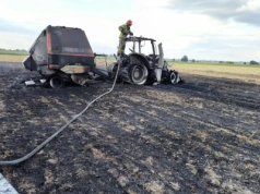 Pech rolnika spod Łowicza. Spłonął mu ciągnik i prasa rolnicza