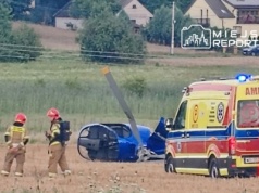 Helikopter rozbił się pod Radomiem. Dwie osoby trafiły do szpitala