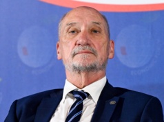 Sejm uchylił immunitet posłowi PiS Antoniemu Macierewiczowi
