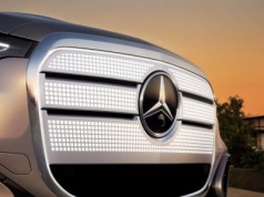 Elektryczny Mercedes GLC przybywa z ogromnym i podświetlanym grillem