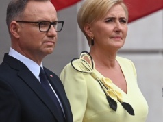 Duda nie chce żegnać się z polityką. W orędziu chciał przypomnieć PiS-owi, że wciąż jest do usług [OPINIA]