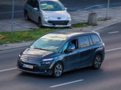 Samochód kontra transport publiczny: Dlaczego indywidualna mobilność wciąż wygrywa w Europie?
