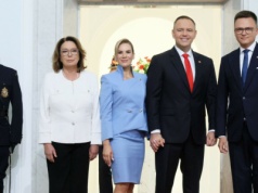 Karol Nawrocki zaskoczył tłum. Takie słowa padły tuż po zaprzysiężeniu na prezydenta