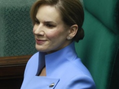 Ekspertka nie ma wątpliwości ws. stroju pierwszej damy. Jest co poprawiać [POMPONIK EXCLUSIVE]