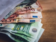 Ten kraj wprowadził euro. Teraz notuje wzrost płac i mówi o pełnym sukcesie