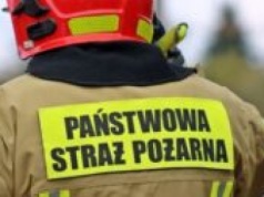 Pożar na terenie budowy miejskiego basenu w Otwocku – akcja straży pożarnej trwa