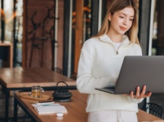 Pracownicy i pracodawcy mają odmienne podejście do tego modelu pracy