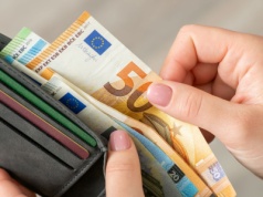 Z takim dochodem w Niemczech jest się „biednym”. Przeciętny Polak tyle zarabia