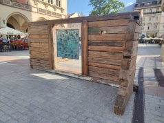 Na Rynku Głównym ustawiono wyjątkową instalację [ZDJĘCIA]
