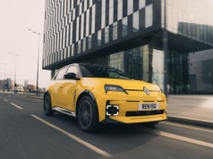 Już 5000 zamówień na Renault 5-Tech na rynku niemieckim. Elektryk przyciąga do salonów