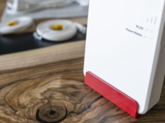 Recenzja FRITZ!Box 6860 5G. Ten router możesz wystawić nawet za okno!