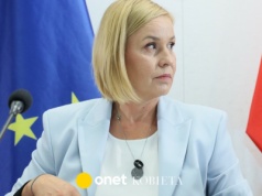 Próbują dociec, czy posłanka mieszka z kobietą. 