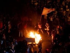 Izraelczycy protestują. W tym samym czasie ważą się losy Strefy Gazy