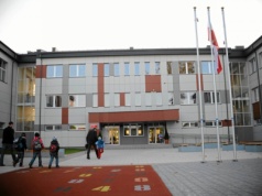 Rodziców straszono zakazem wstępu do szkół. Do placówek wejdą, ale pod jednym warunkiem