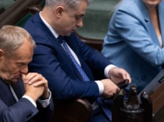 Afera KPO zmiecie władzę! Zamiast na rozwój pieniądze na jachty i maszyny do lodów