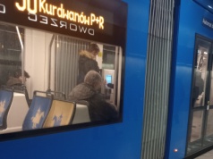 Atak w tramwaju w Prokocimiu. Policja zatrzymała sprawcę, grozi mu 20 lat więzienia