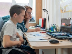 Ceny korepetycji w 2025 nie spadną. Rodzice wydadzą o 280 zł więcej. Historia jest najtańsza