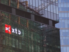 XTB oddala się konkurencji