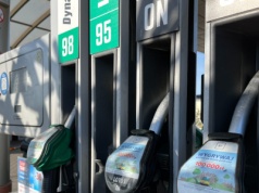 Stacje paliw walczą o kierowców. Ropa najtańsza od tygodni