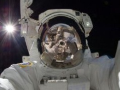 Kosmiczny lekarz. Sztuczna inteligencja będzie leczyć astronautów