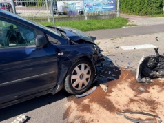 Ale peszek. Roztrzaskał dwa auta i zapłaci majątek